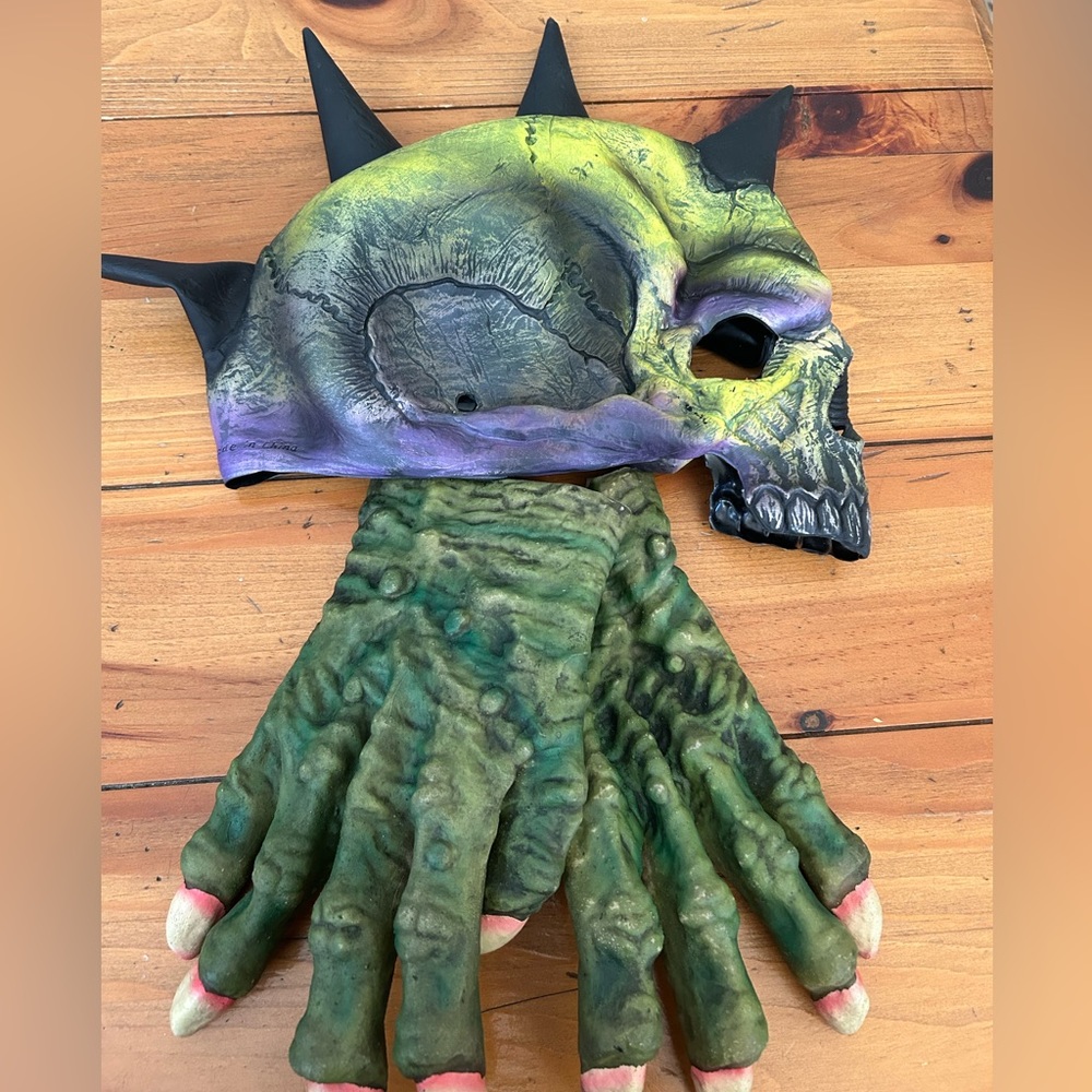Disguise 2004 Halloween Punk Skeleton Mask and Monster Hands